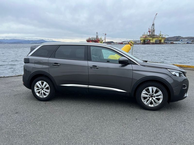Peugeot 5008 • 2019 • 83,946 km 1