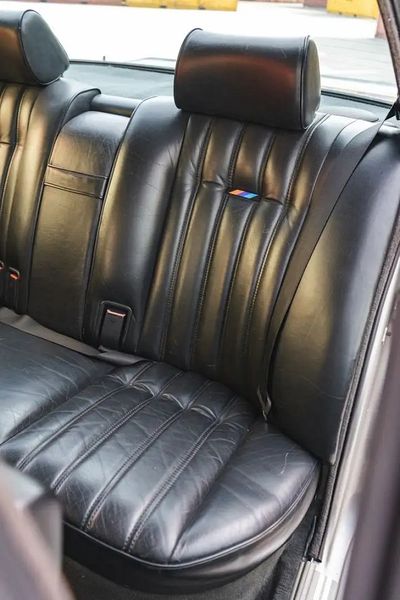 BMW M5 • 1987 • 151,000 km 2