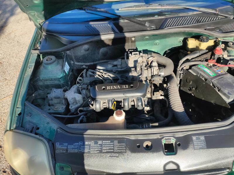 Renault Clio • 2000 • 166,644 km 4