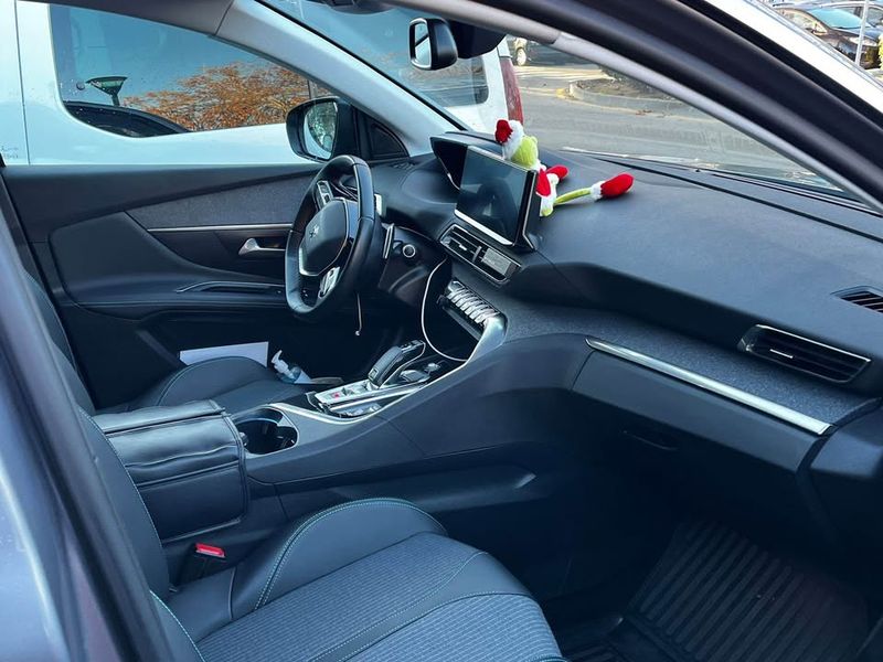Peugeot 3008 • 2021 • 78,000 km 4