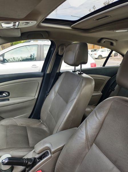 Renault Fluence • 2014 • 120,000 km 16