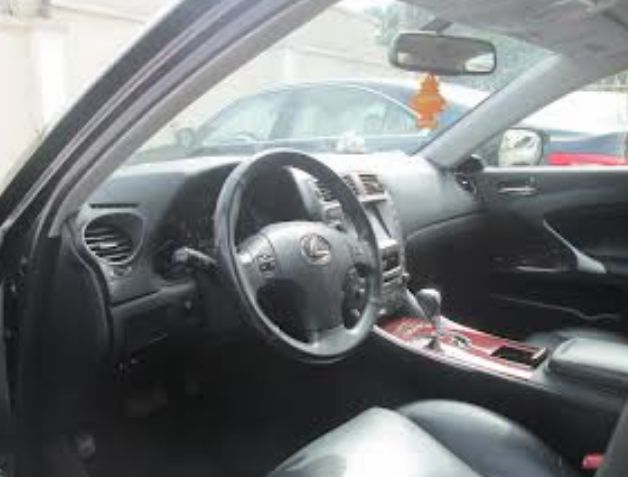 Lexus IS • 2009 • 50,000 km 4