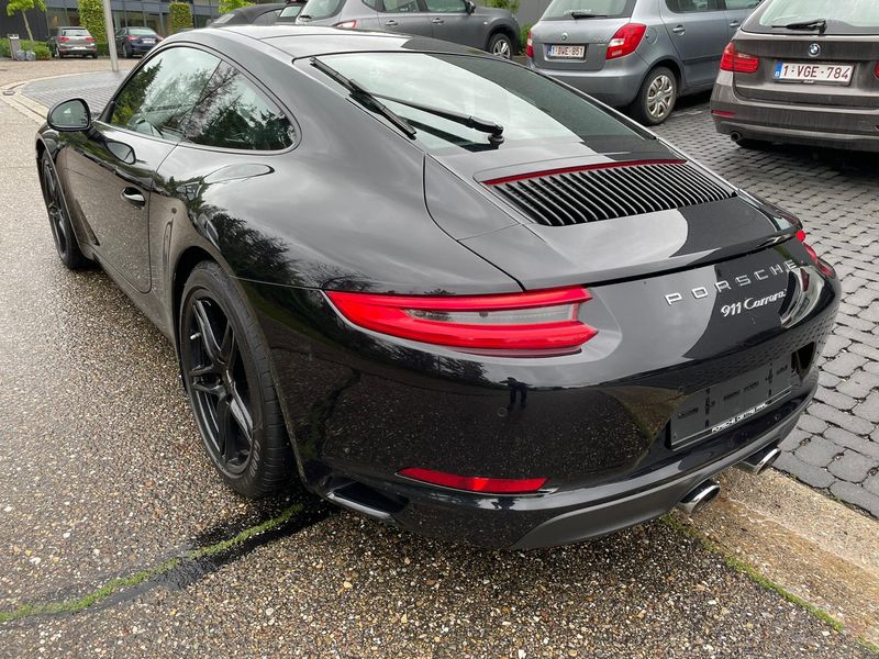 Porsche 911 Carrera • 2016 • 120,000 km 3