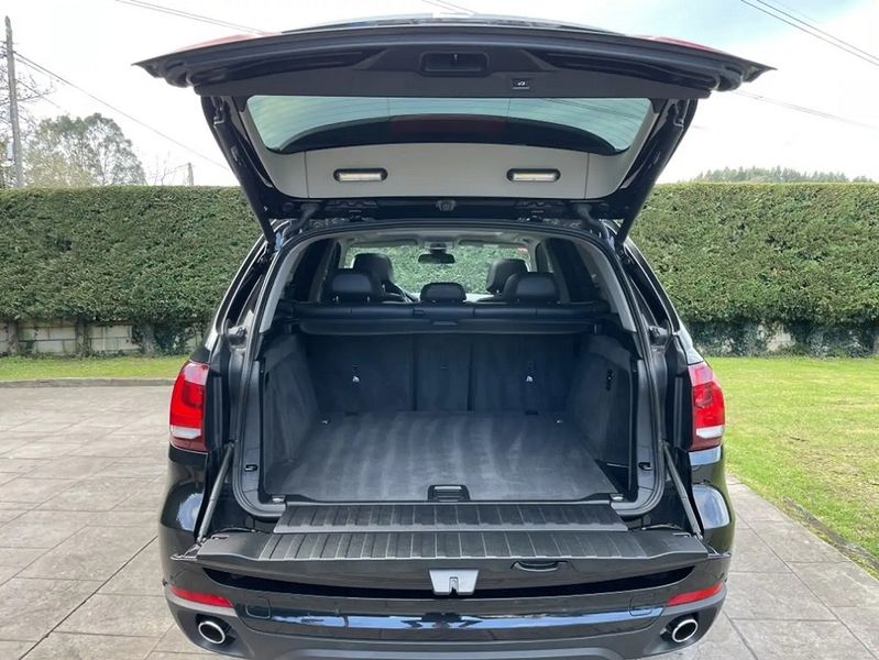 BMW X5 • 2014 • 126,000 km 12