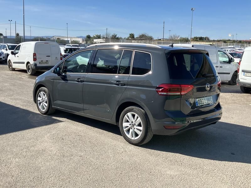 Volkswagen Touran • 2023 • 24,155 km 2