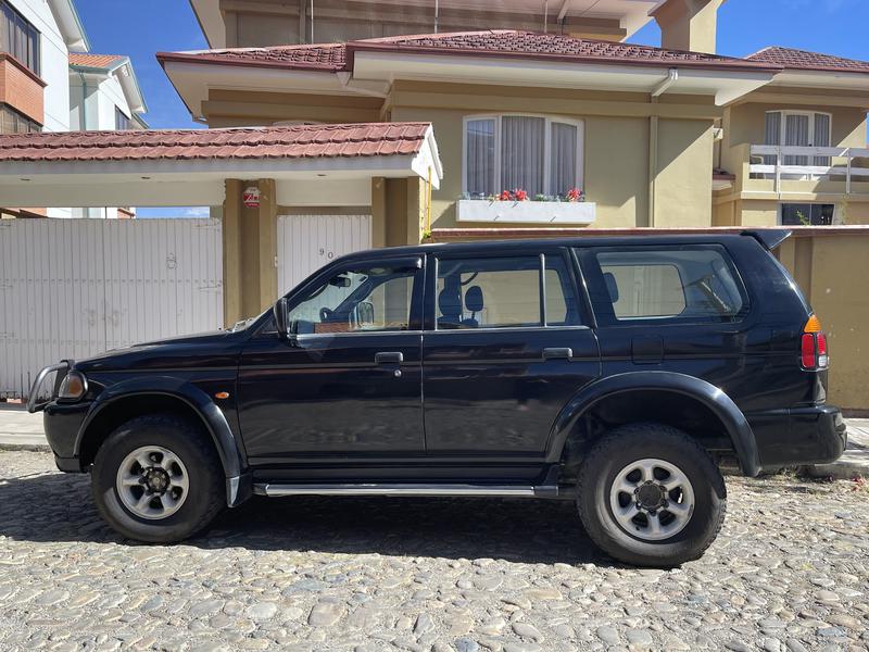 Mitsubishi Montero • 2000 • 197,000 km 3