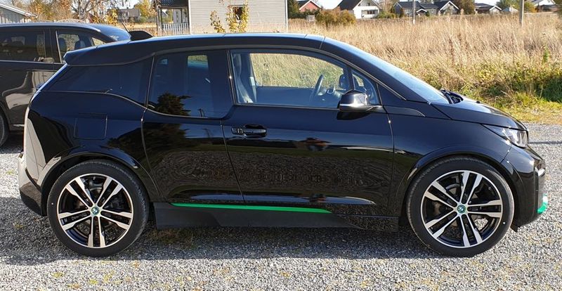 BMW i3 • 2018 • 35,000 km 1