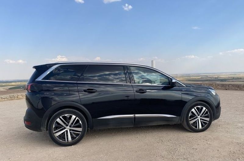 Peugeot 5008 • 2019 • 90,700 km 2