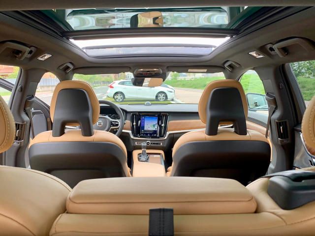 Volvo V90 • 2017 • 119,000 km 7