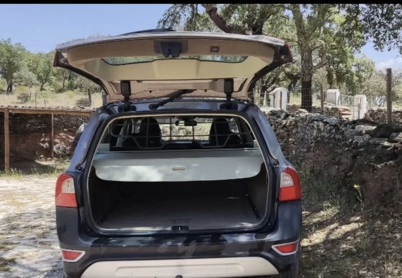 Volvo XC70 • 2008 • 110,000 km 2