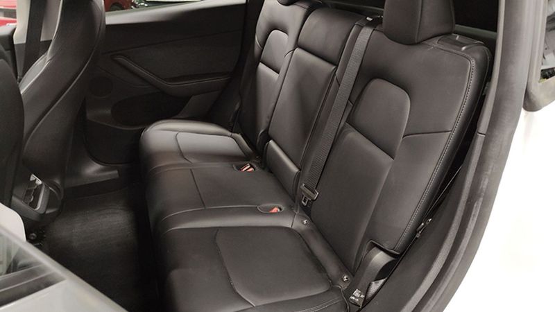 Tesla Model Y • 2022 • 36,413 km 11