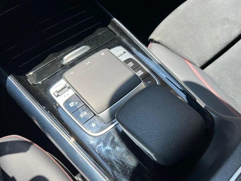 Mercedes-Benz Class B • 2020 • 60,500 km 10