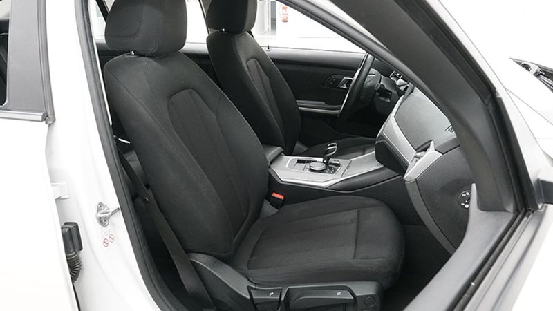 BMW 3 Series • 2019 • 106,800 km 19