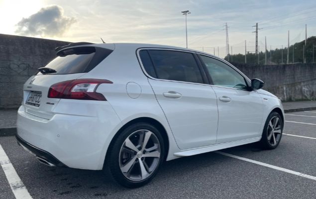 Peugeot 308 • 2017 • 115,000 km 4