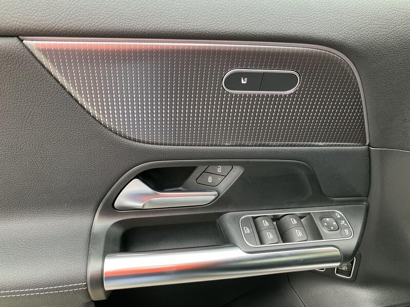 Mercedes-Benz GLA • 2022 • 12,076 km 19