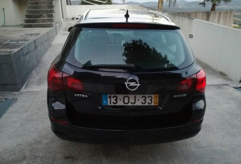 Opel Astra • 2011 • 190,000 km 2