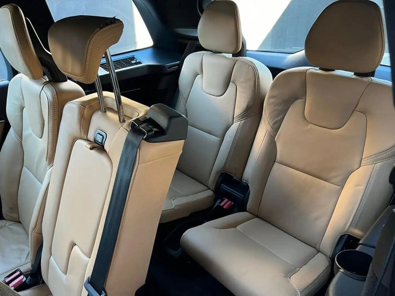 Volvo XC90 • 2019 • 98,000 km 13