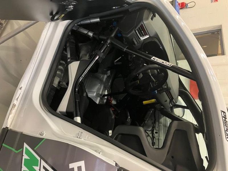 Renault Clio • 2024 • 2,324 km 4