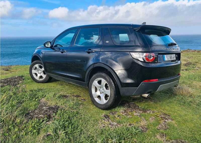 Land Rover Discovery • 2016 • 79,000 km 2