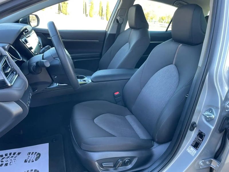 Toyota Camry Hybrid • 2020 • 39,000 km 7