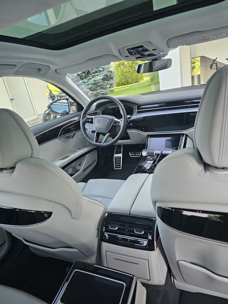 Audi A8 • 2023 • 23,000 km 3