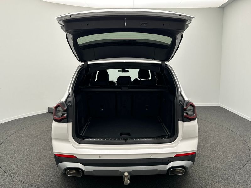 BMW X3 • 2022 • 204,000 km 3