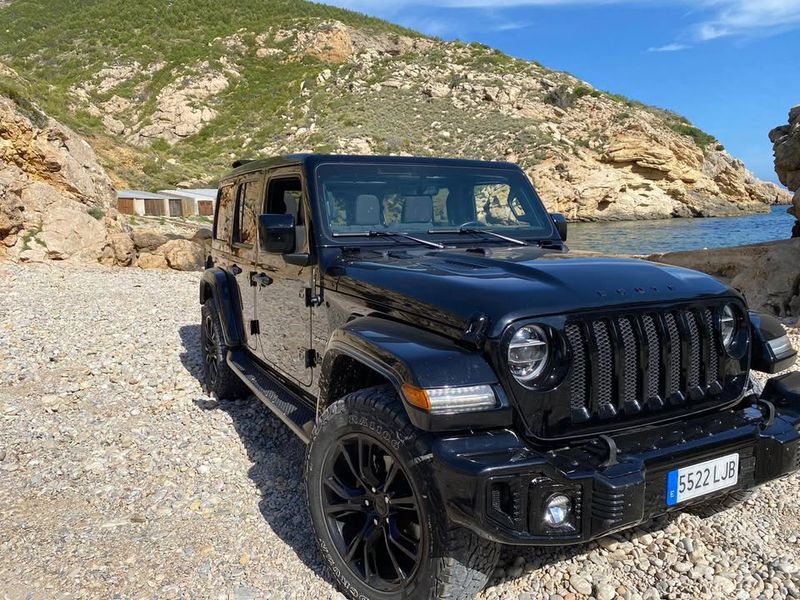 Jeep Wrangler • 2020 • 85,000 km 1