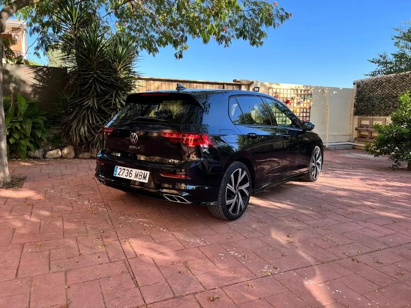 Volkswagen Golf • 2022 • 18,000 km 1