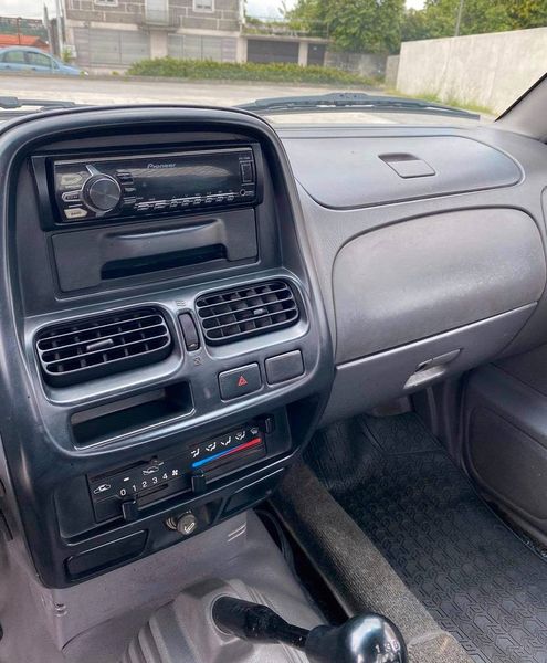 Nissan Pickup • 1999 • 50,000 km 3