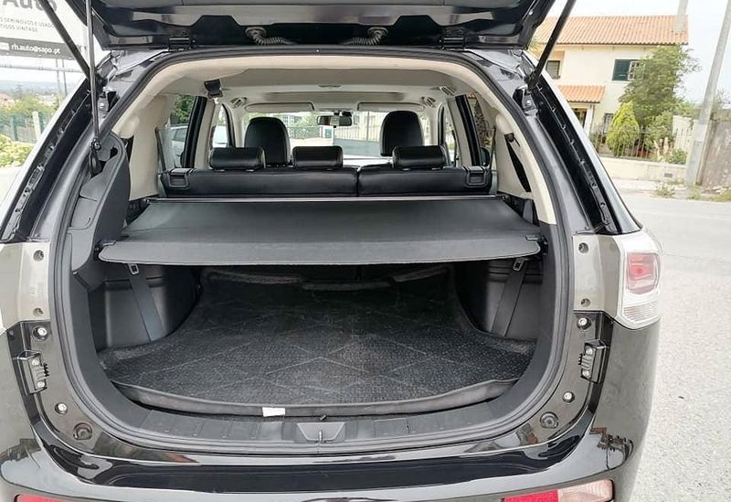 Mitsubishi Outlander • 2014 • 109,999 km 3