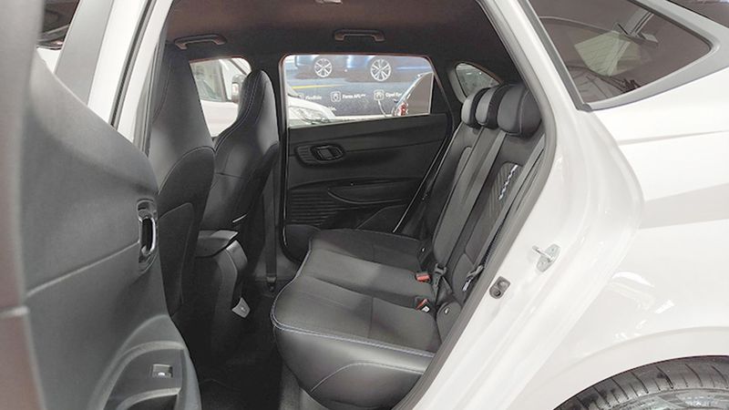 Hyundai i20 • 2023 • 15,945 km 12