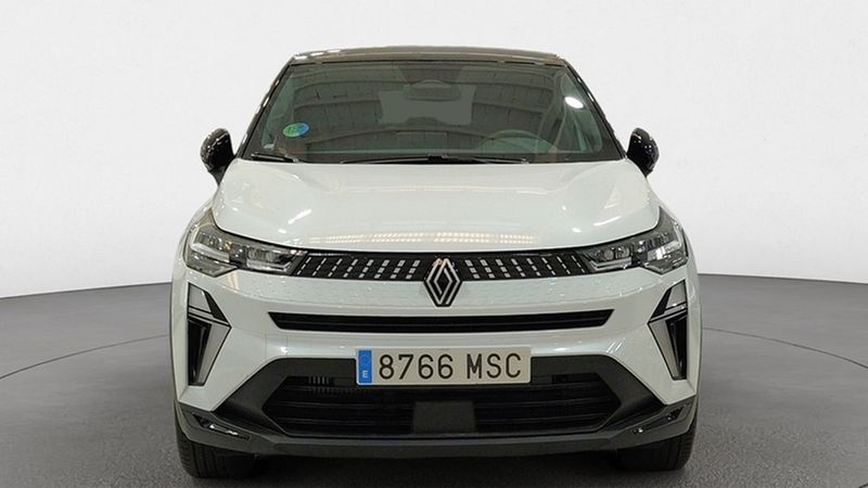 Renault Captur • 2024 • 2,143 km 3