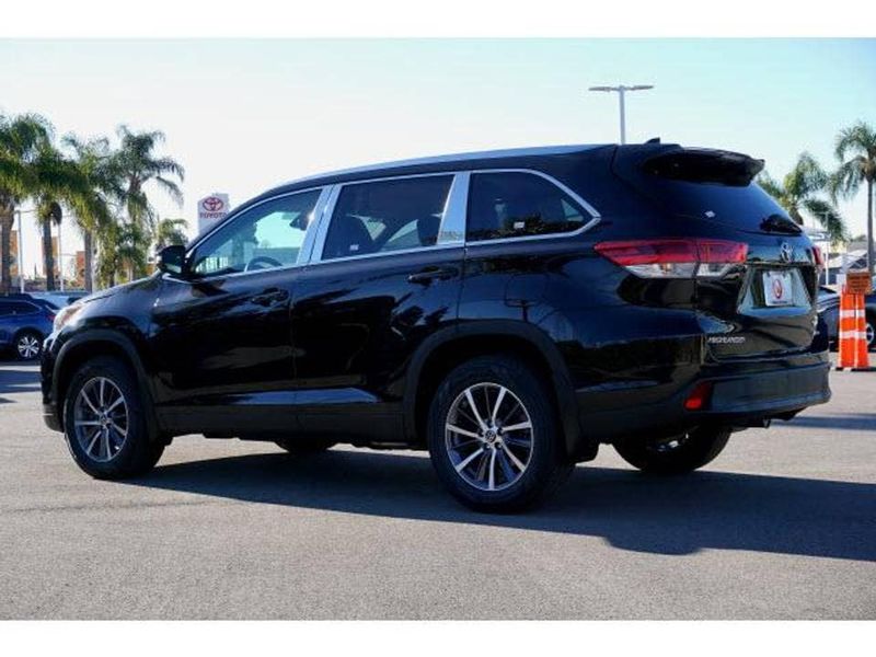 Toyota Land Cruiser • 2019 • 12,258 km 2