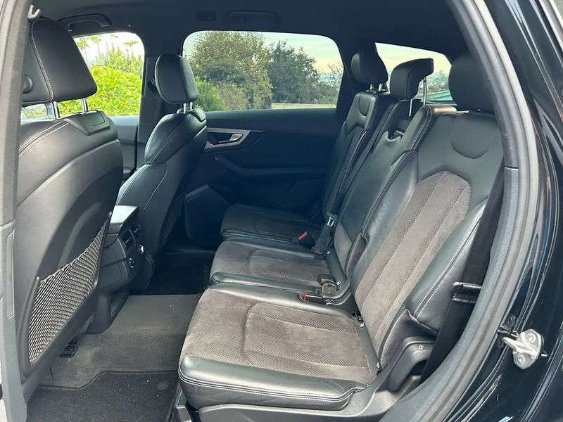 Audi Q7 • 2016 • 180,000 km 3