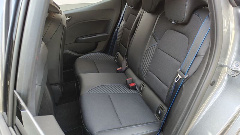 Renault Clio • 2024 • 1,020 km 10