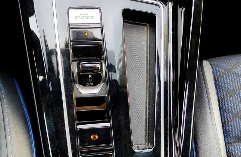 Volkswagen Golf • 2023 • 16,673 km 10