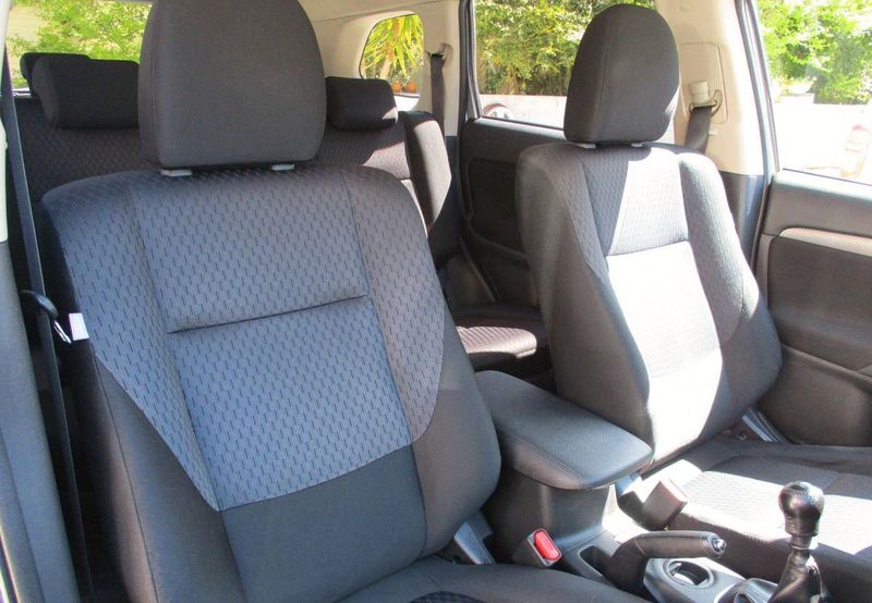 Mitsubishi Outlander • 2013 • 189,999 km 3