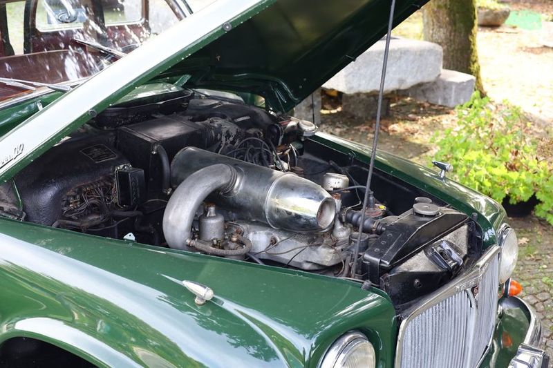 Land Rover Range Rover • 1956 • 9,999 km 5