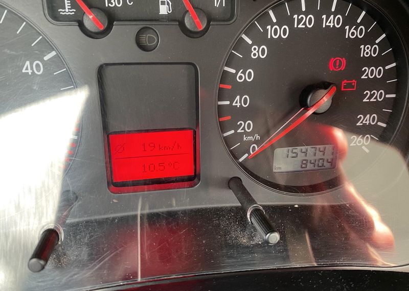 Volkswagen Golf • 2002 • 157,000 km 2