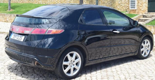 Honda Civic • 2008 • 150,000 km 2