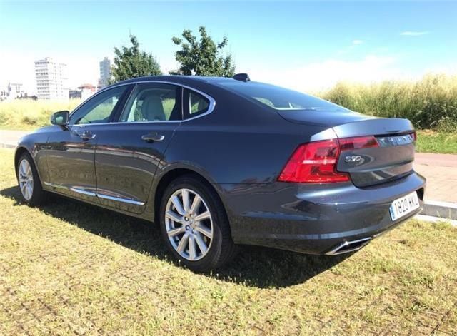 Volvo S90 • 2017 • 91,800 km 2