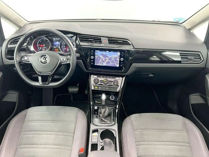 Volkswagen Touran • 2020 • 89,000 km 2