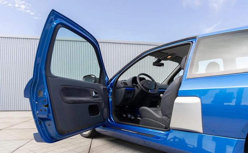 Renault Clio • 2003 • 24,500 km 4