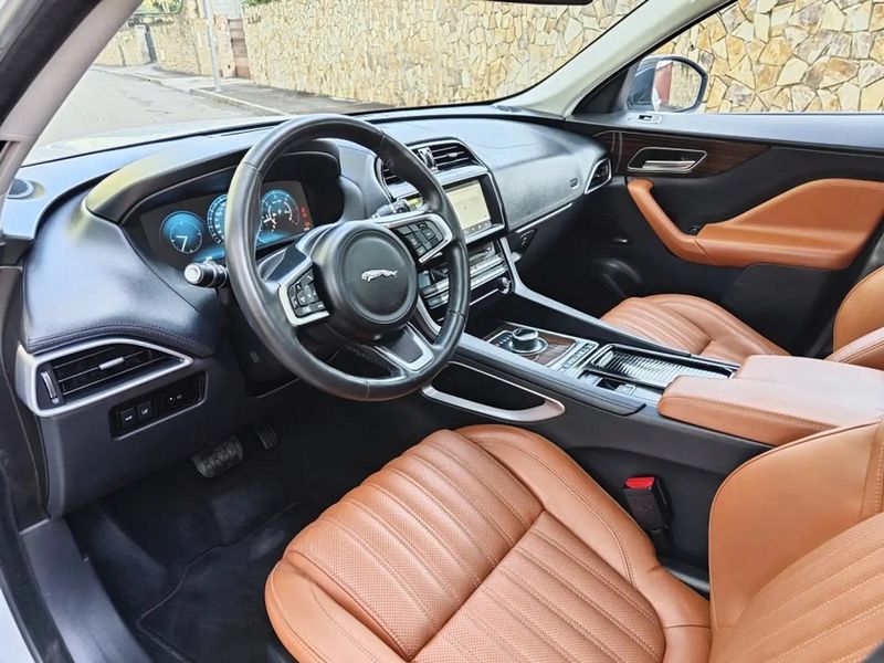 Jaguar F-Pace • 2017 • 69,500 km 2