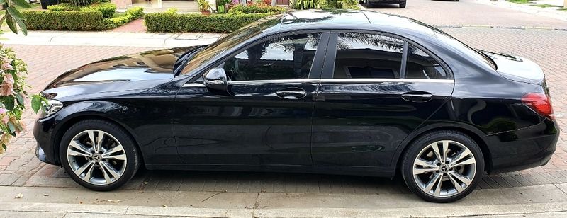 Mercedes-Benz C • 2020 • 35,000 km 3