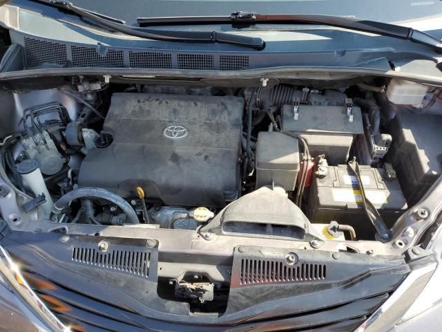 Toyota Sienna • 2012 • 10,000 mi 7