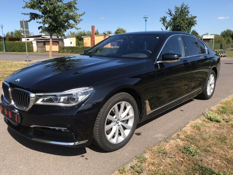 BMW 7 • 2016 • 80,786 km 4