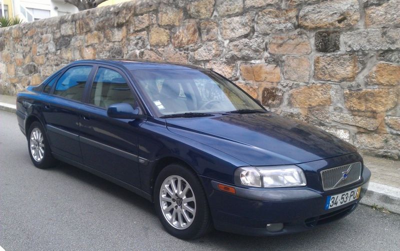 Volvo S80 • 2000 • 216,000 km 1