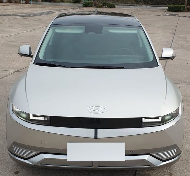 Hyundai Ioniq Electric • 2021 • 17,034 km 3