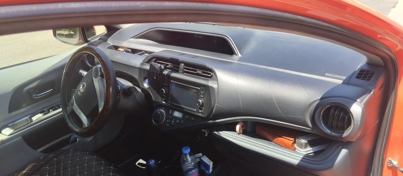 Toyota Prius c • 2012 • 208,000 mi 3